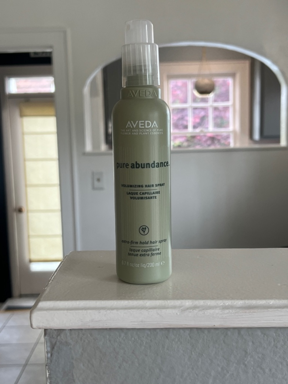AVEDA Pure Abundance Volumizing Hair Spray - Light Sage